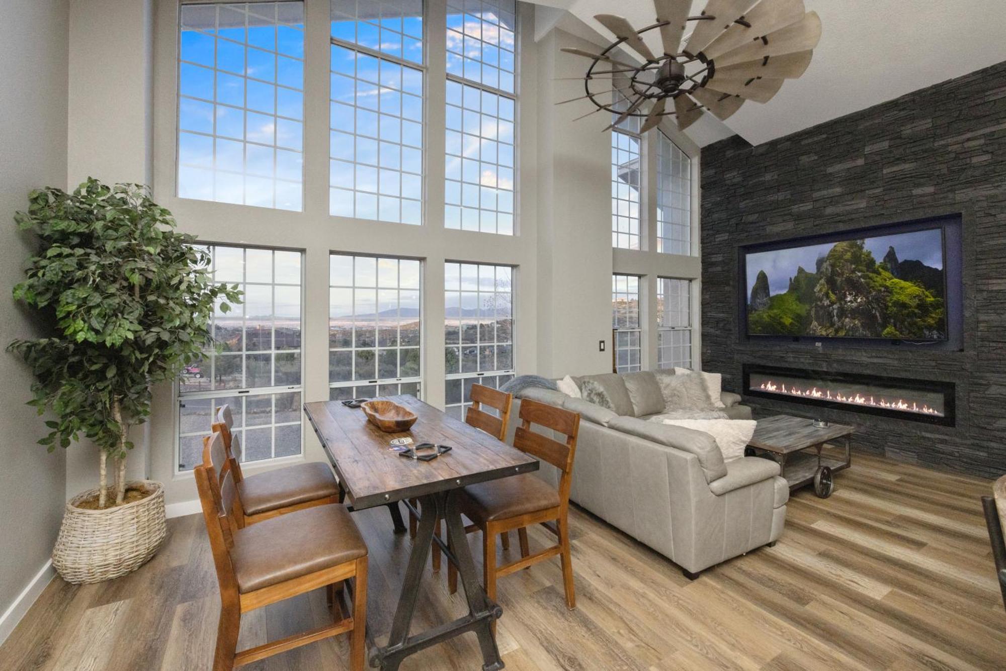 Luxury Prescott Home 4K Ft- Sleeps 22 Whot Tub 외부 사진