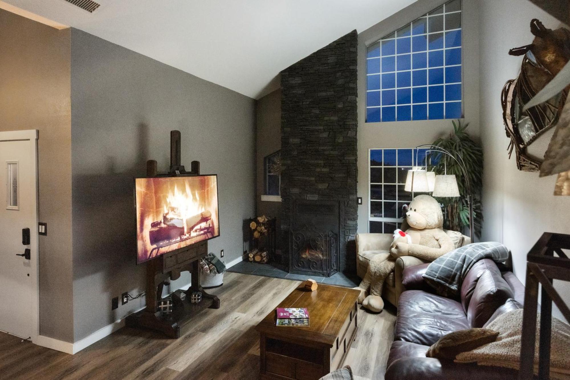 Luxury Prescott Home 4K Ft- Sleeps 22 Whot Tub 외부 사진