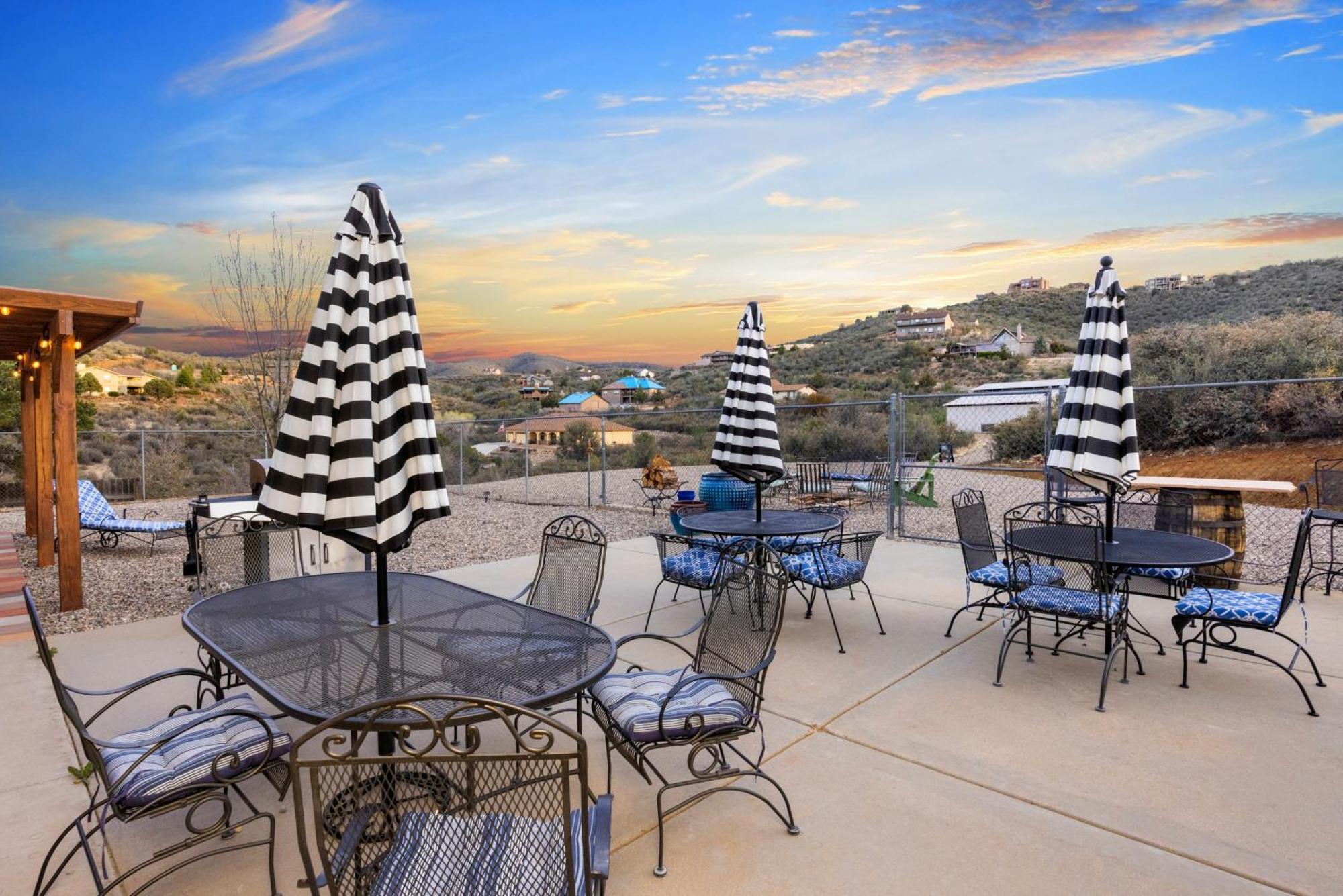 Luxury Prescott Home 4K Ft- Sleeps 22 Whot Tub 외부 사진