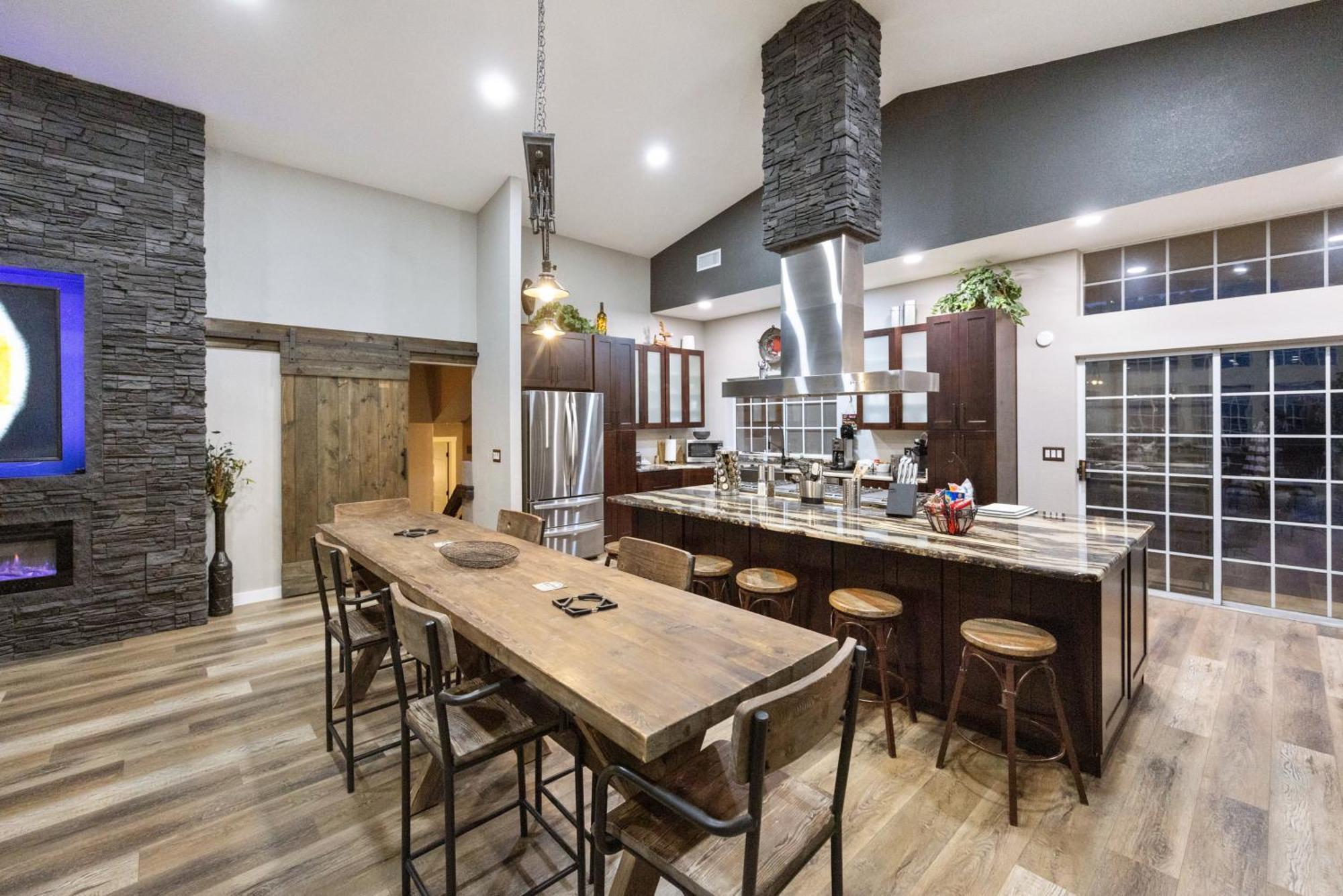 Luxury Prescott Home 4K Ft- Sleeps 22 Whot Tub 외부 사진